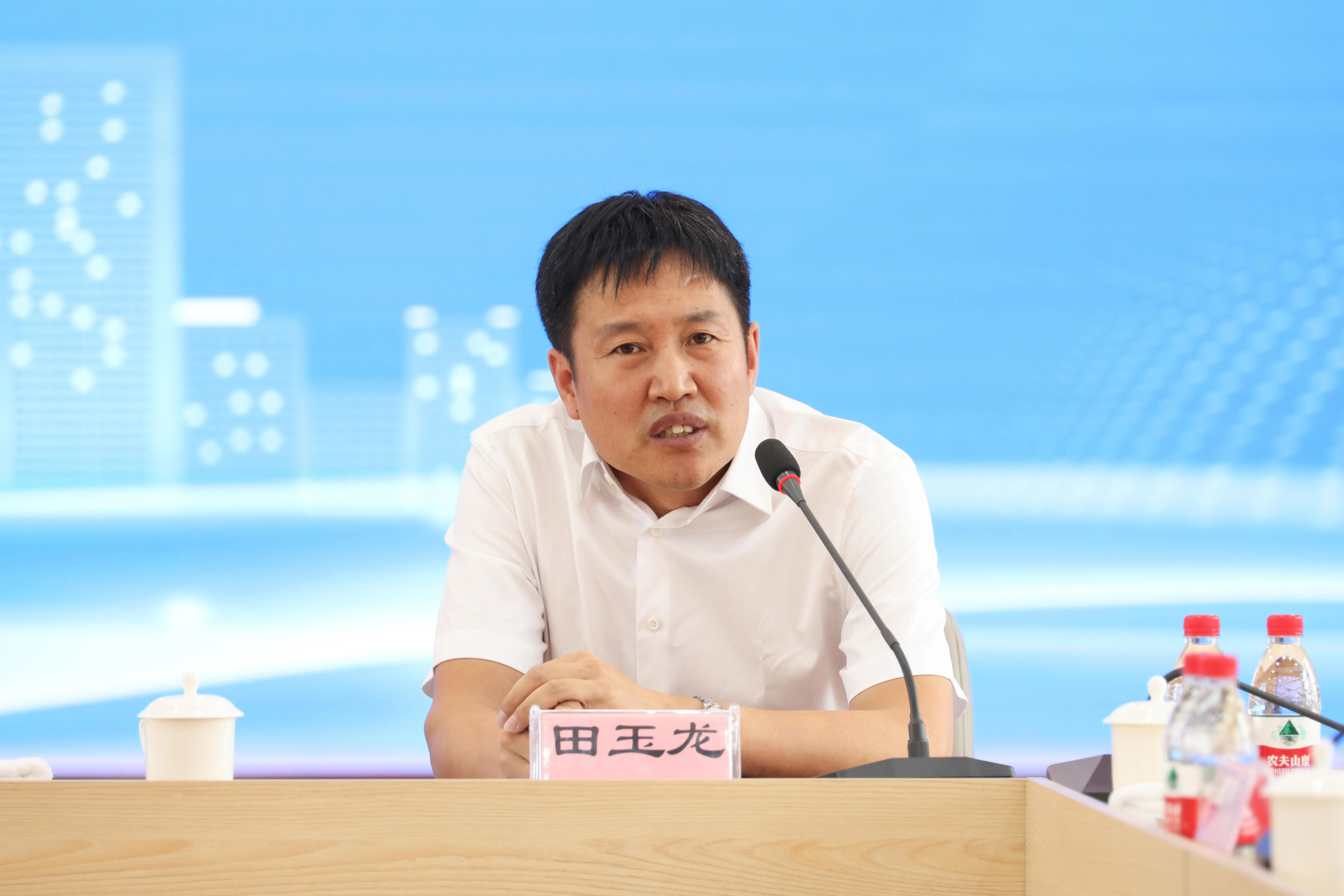 黑龙江省建筑业协会第三届第二次会长办公会在优德88股份成功召开(图3) 黑龙江省建筑业协会第三届第二次会长办公会在优德88股份成功召开(图3)
