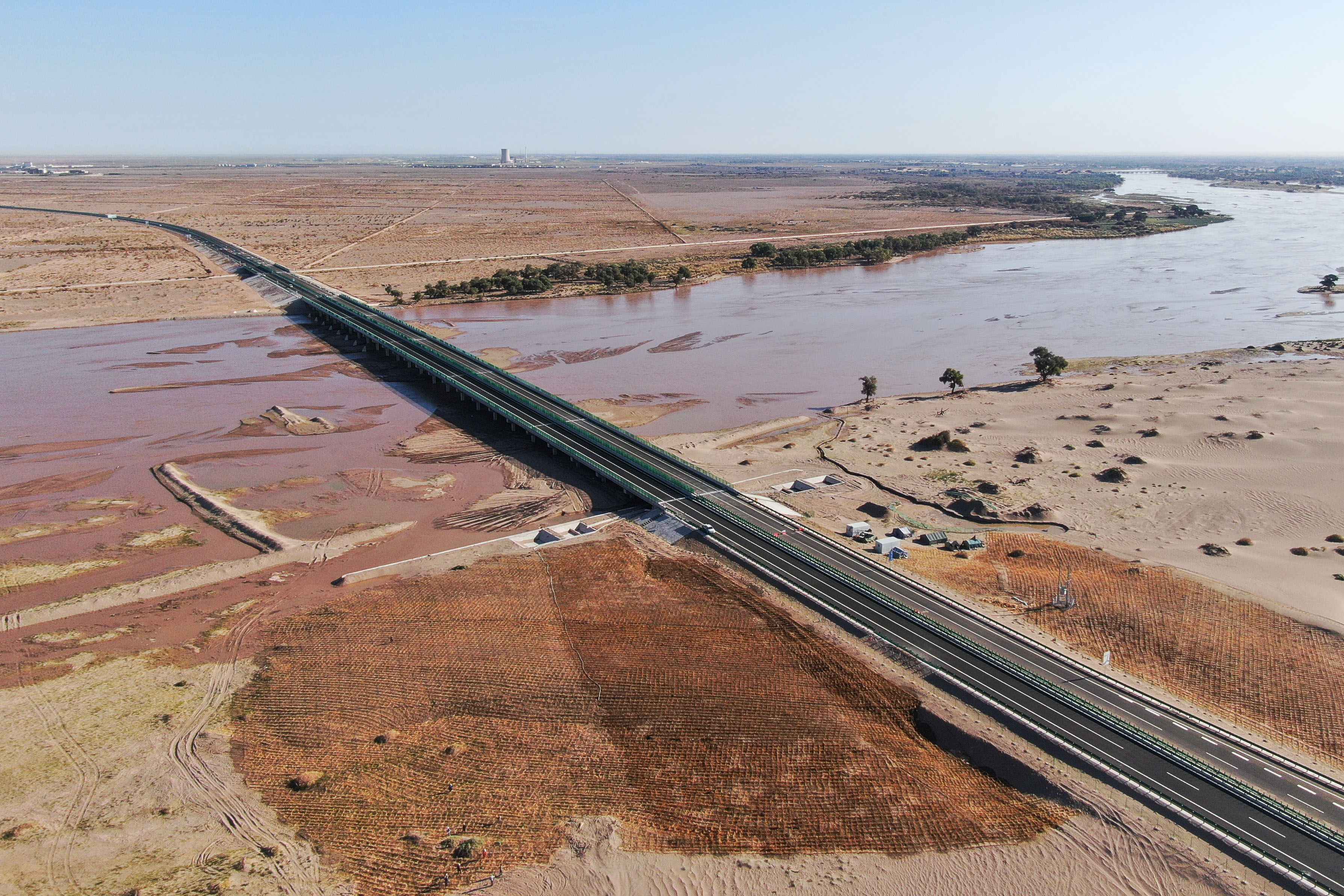公司各重点项目大干快上 畅通交通“动脉” 献礼党的二十大①(图1) 公司各重点项目大干快上 畅通交通“动脉” 献礼党的二十大①(图1)
