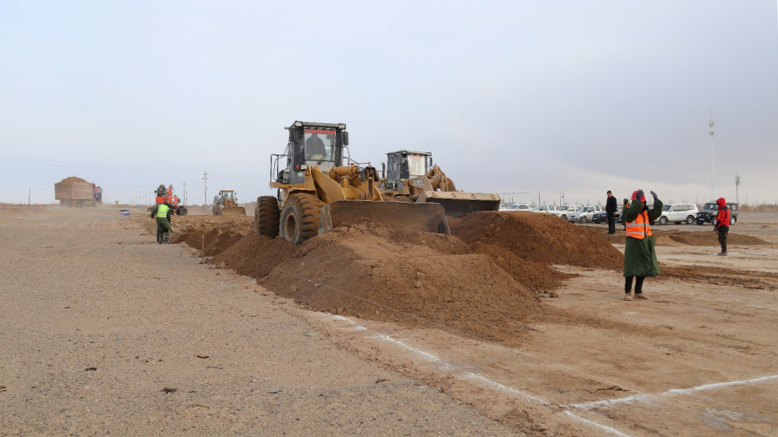 公司承建的内蒙古国道213线达航段公路正式宣告通车(图6) 公司承建的内蒙古国道213线达航段公路正式宣告通车(图6)