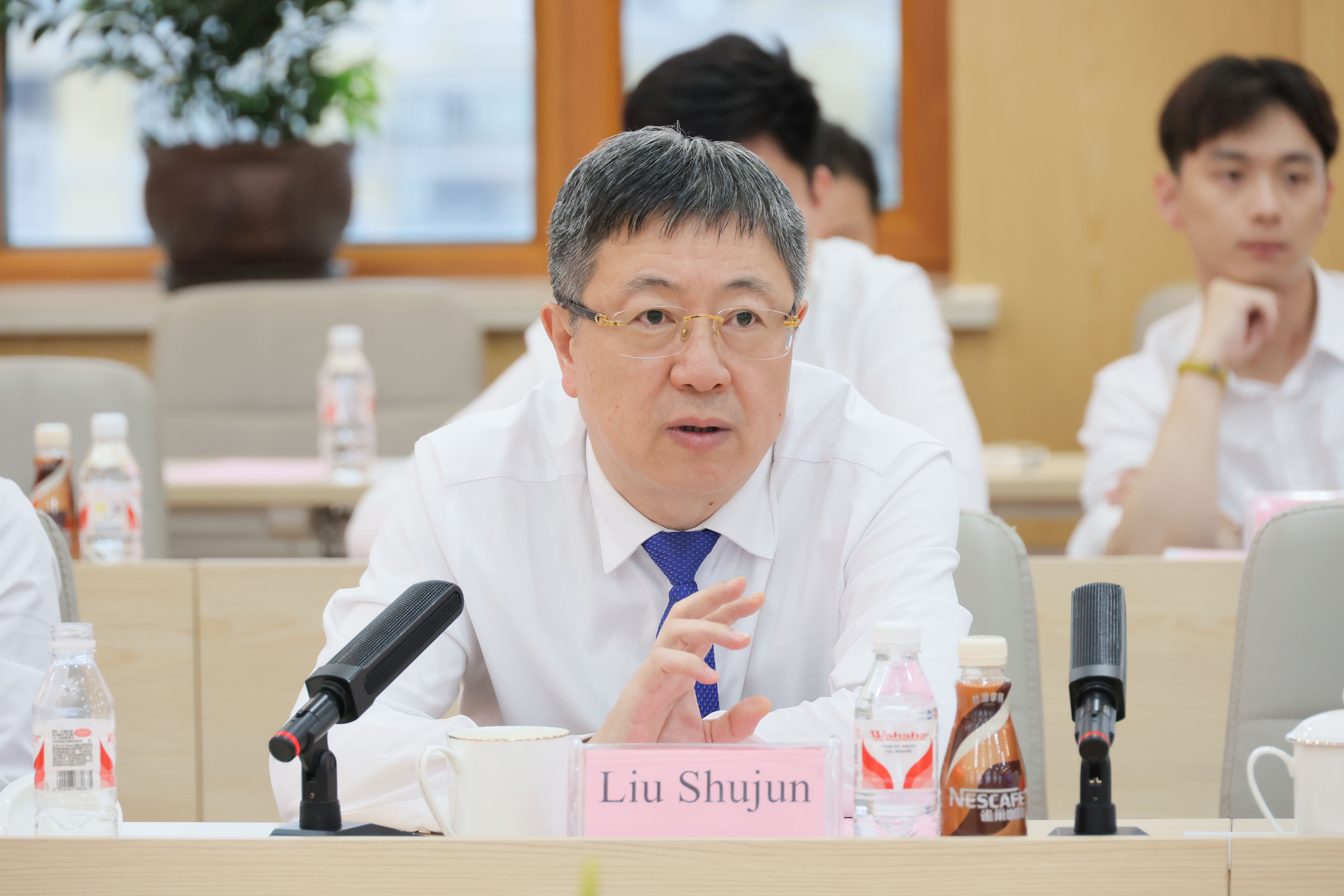 一声谢谢来自“15个国家、70名国外高级商务官员”——中国商务部国际商务官员研修学院赴优德88股份开展“一带一路”国家经验交流座谈会(图5)