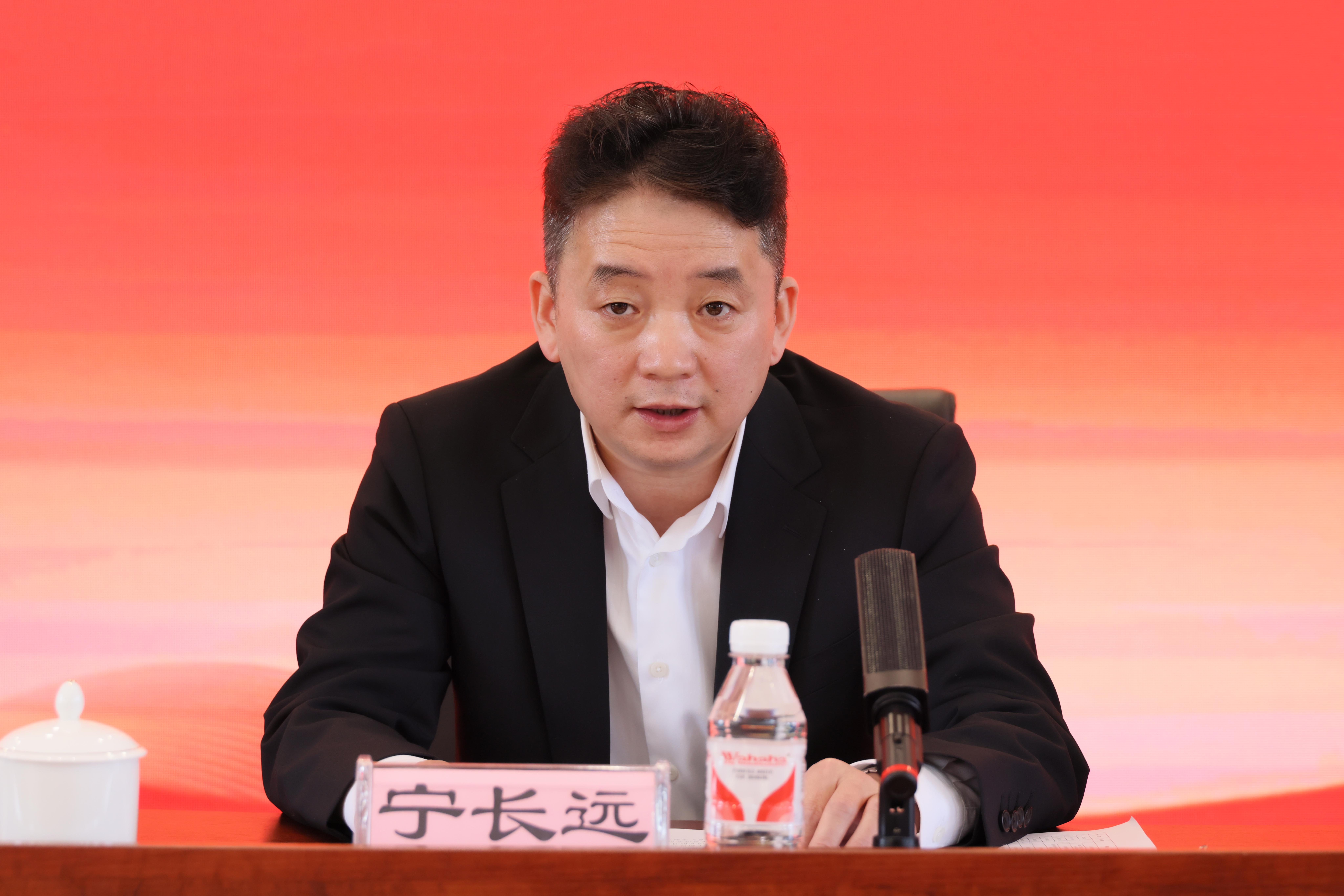 公司党委召开深入贯彻中央八项规定精神学习教育专题会议(图2) 公司党委召开深入贯彻中央八项规定精神学习教育专题会议(图2)