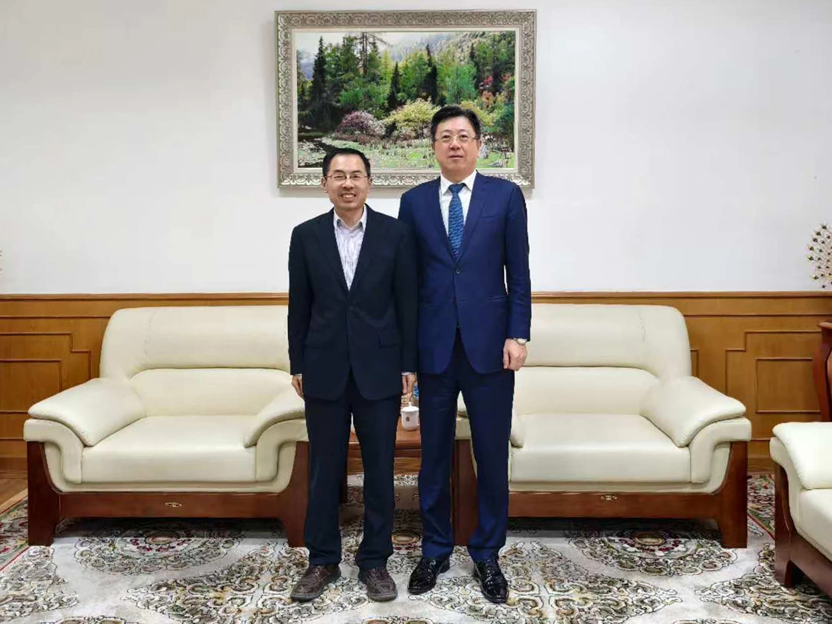 优德88股份在黑龙江省与蒙古国经贸交流座谈会上作推介交流(图3) 优德88股份在黑龙江省与蒙古国经贸交流座谈会上作推介交流(图3)